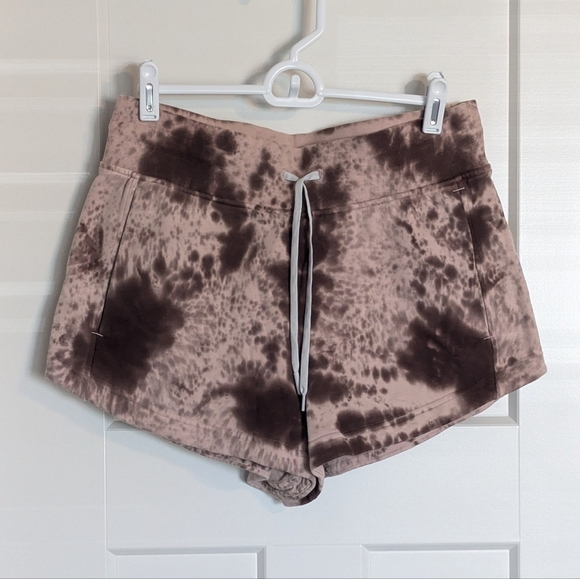 Lululemon Inner Glow 3" Cotton Shorts - Tie Dye French Press Brown sz 6 - Picture 1 of 6